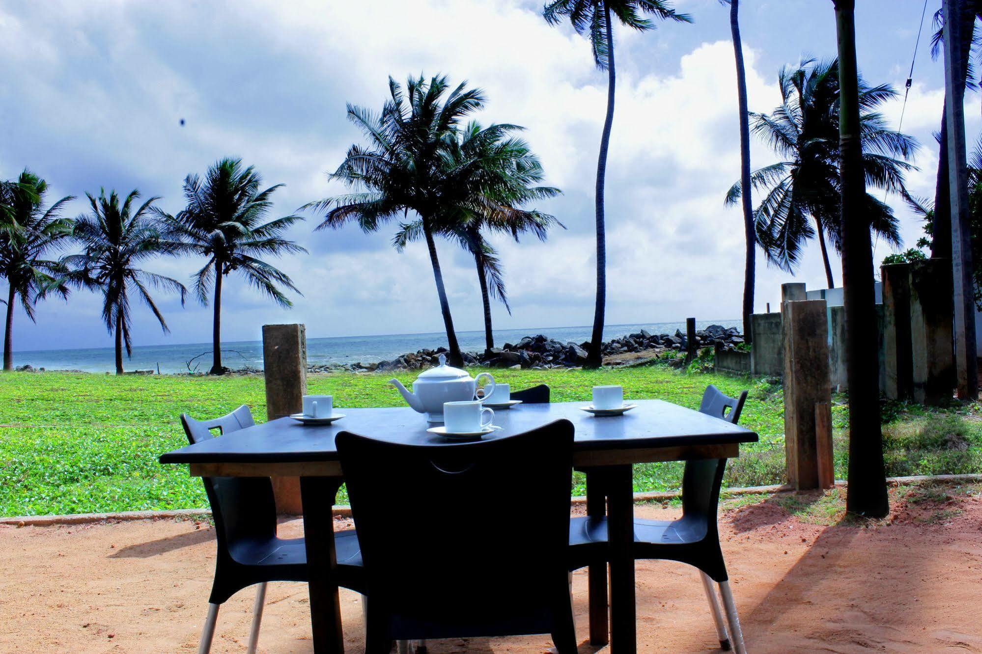 Saara Beach Hotel Маравила Экстерьер фото
