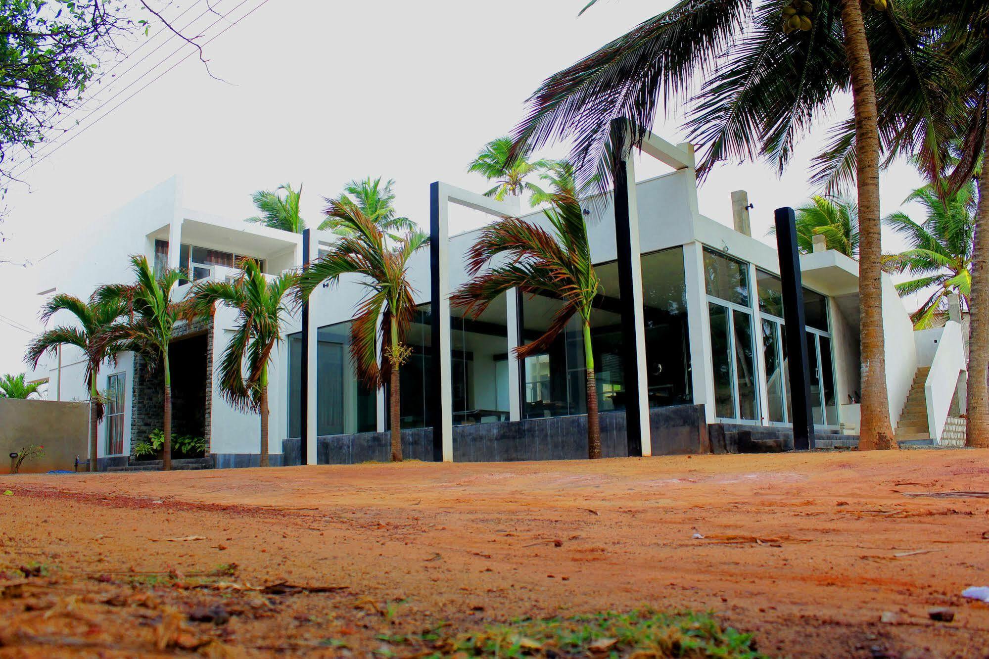 Saara Beach Hotel Маравила Экстерьер фото