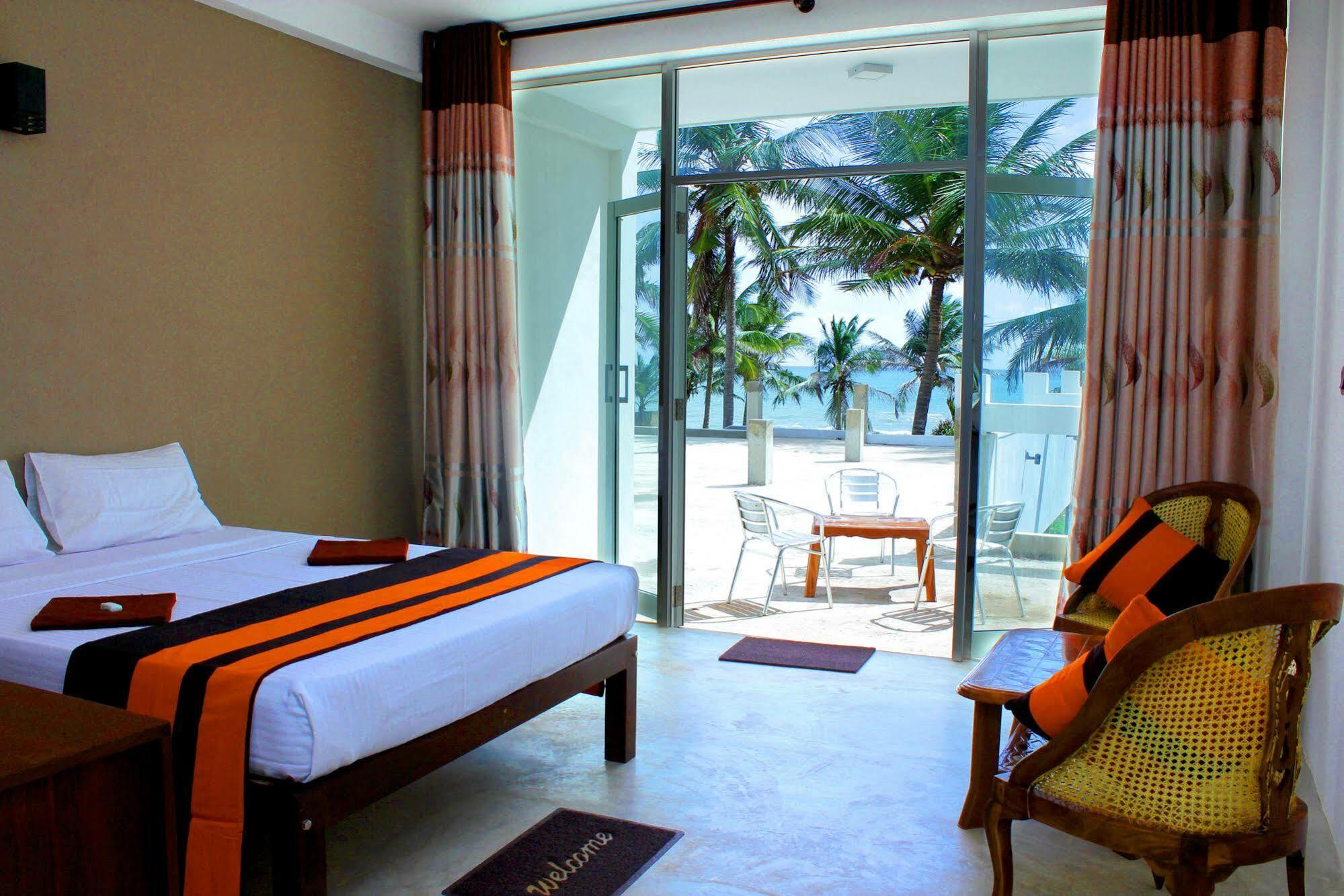 Saara Beach Hotel Маравила Экстерьер фото
